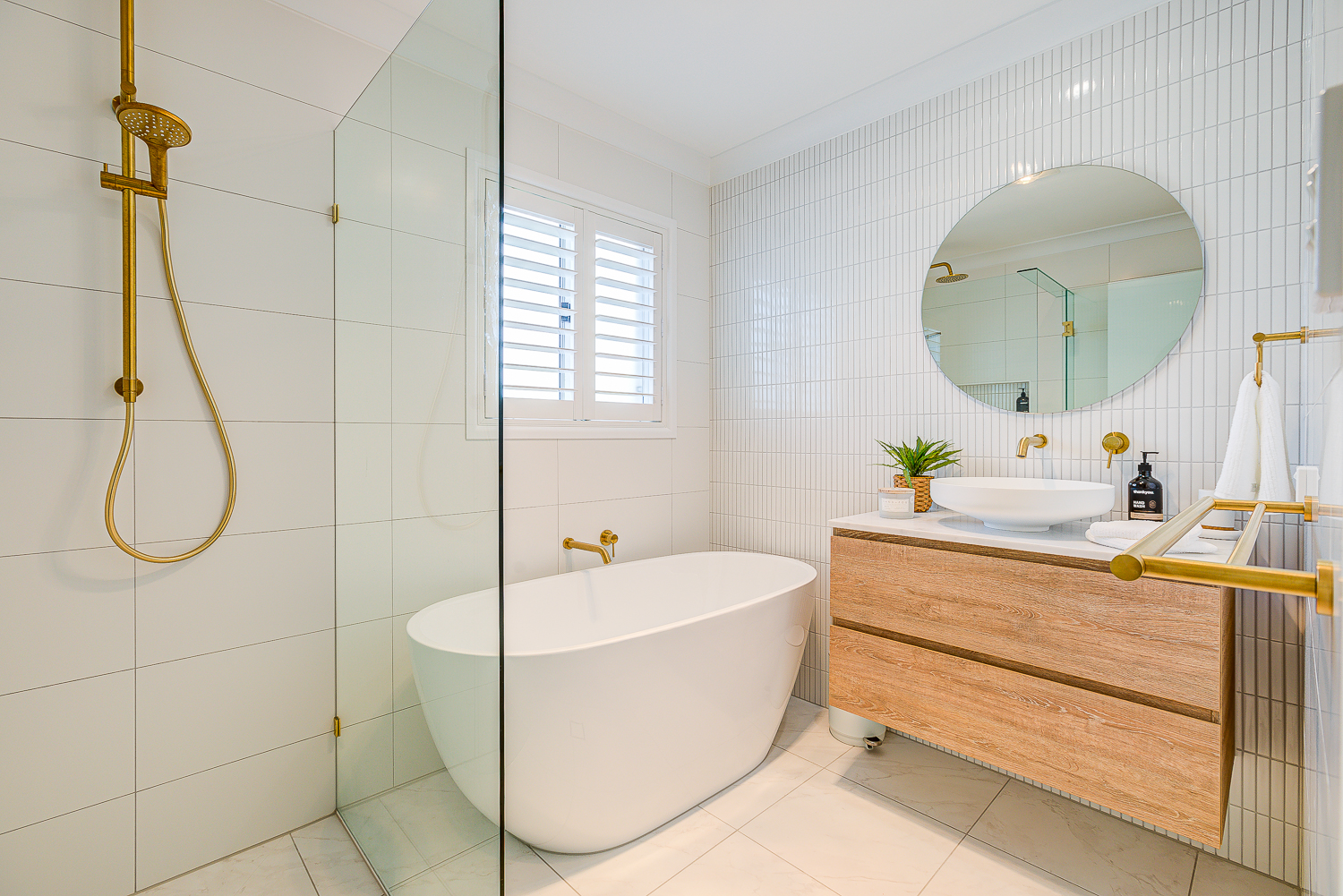 Palm Beach Gold & White Bathroom